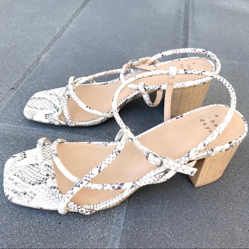 A NEW DAY Strappy sandals heels block chunky heeled faux snakeskin print 8 heals - Picture 4 of 12